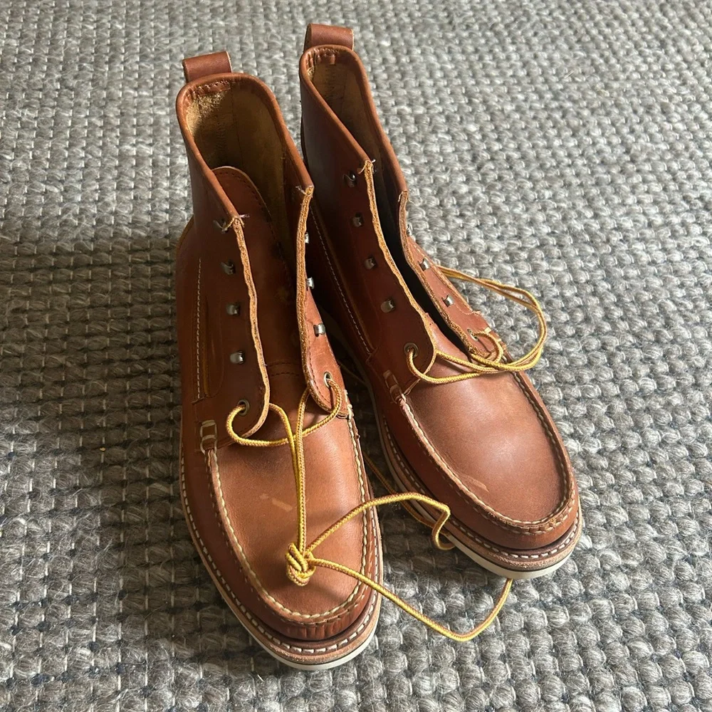 G.H. Bass & Co. Brown Leather Moc Toe Lace-Up Boots w/ Vibram soles